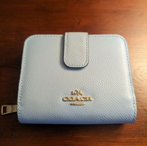 Coach Leather Wallet- Like New!